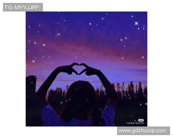 足球星空头像中的可爱女孩展现梦幻与活力的完美融合